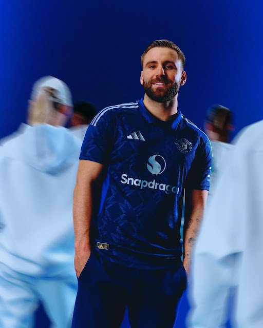 camisa-reserva-do-manchester-united-2024-2025-e-lancada-pela-adidas-11 camisa reserva do manchester united 2024 2025 e lancada pela adidas 11