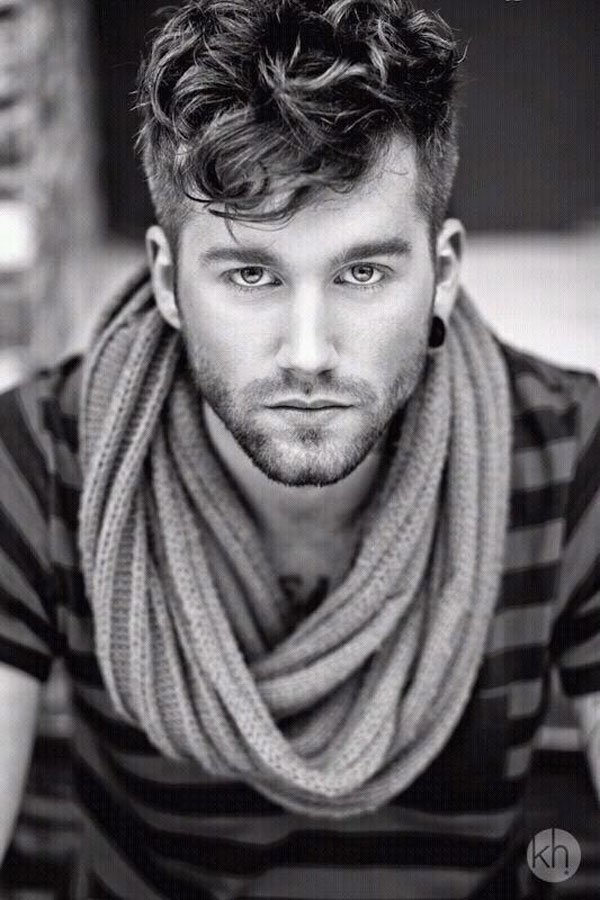 undercut masculino cacheado