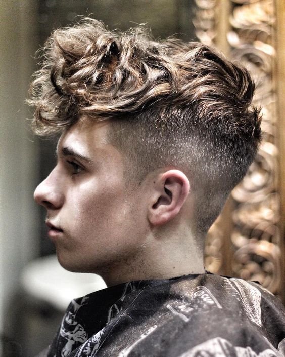 undercut masculino ondulado