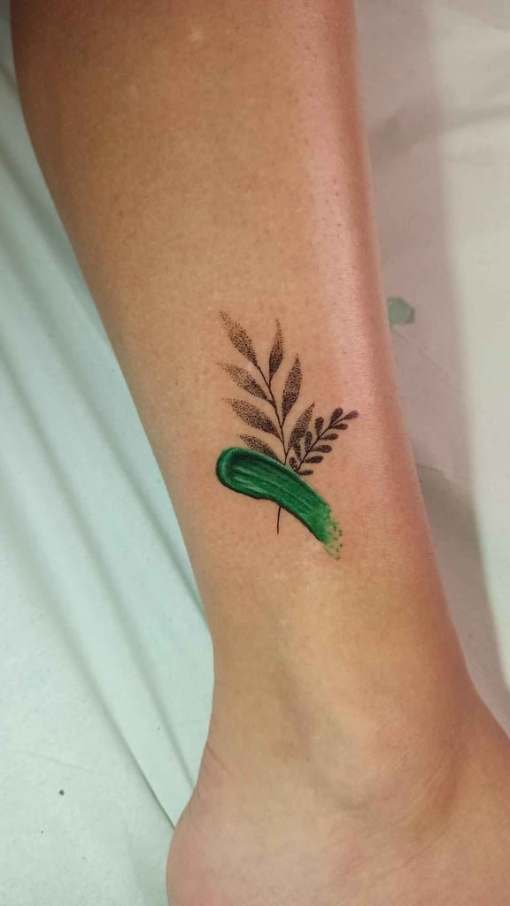 Foto de tatuagem feita por Loulou (@loulou_arte)