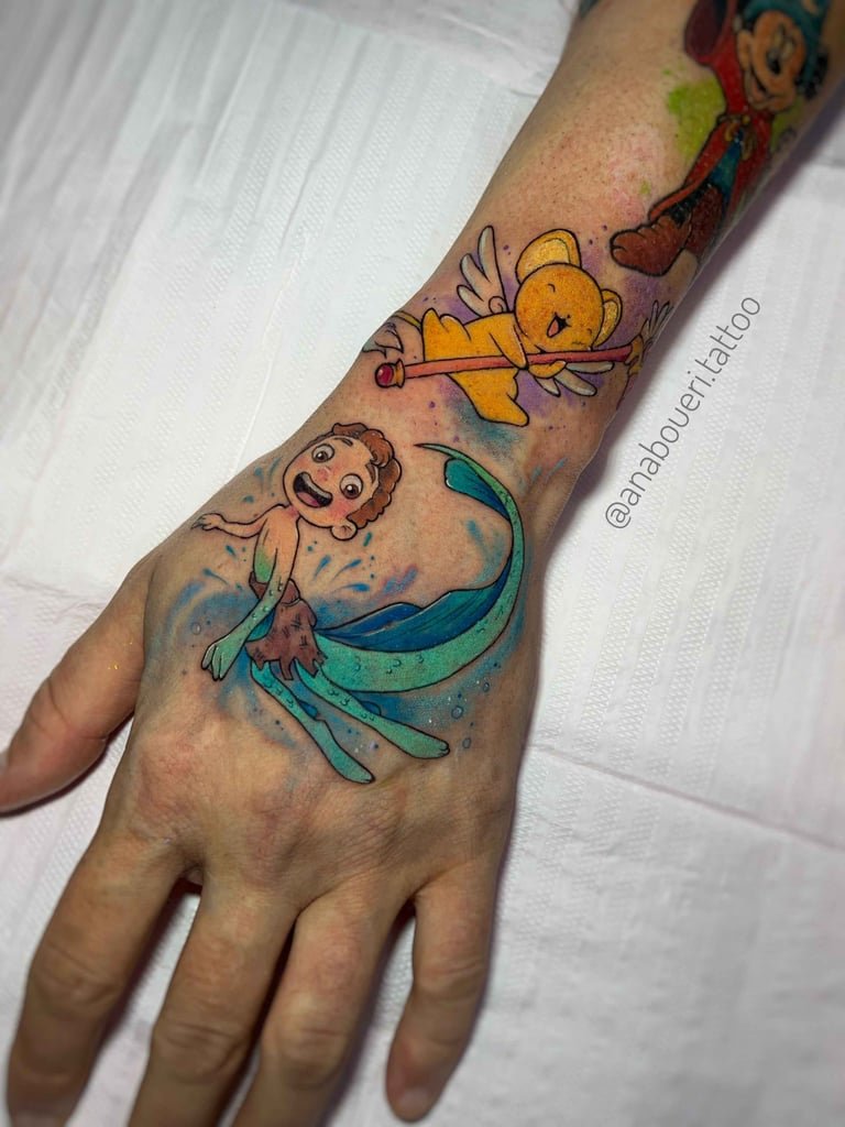 Foto de tatuagem feita por Ana Boueri (@anaboueri.tattoo)