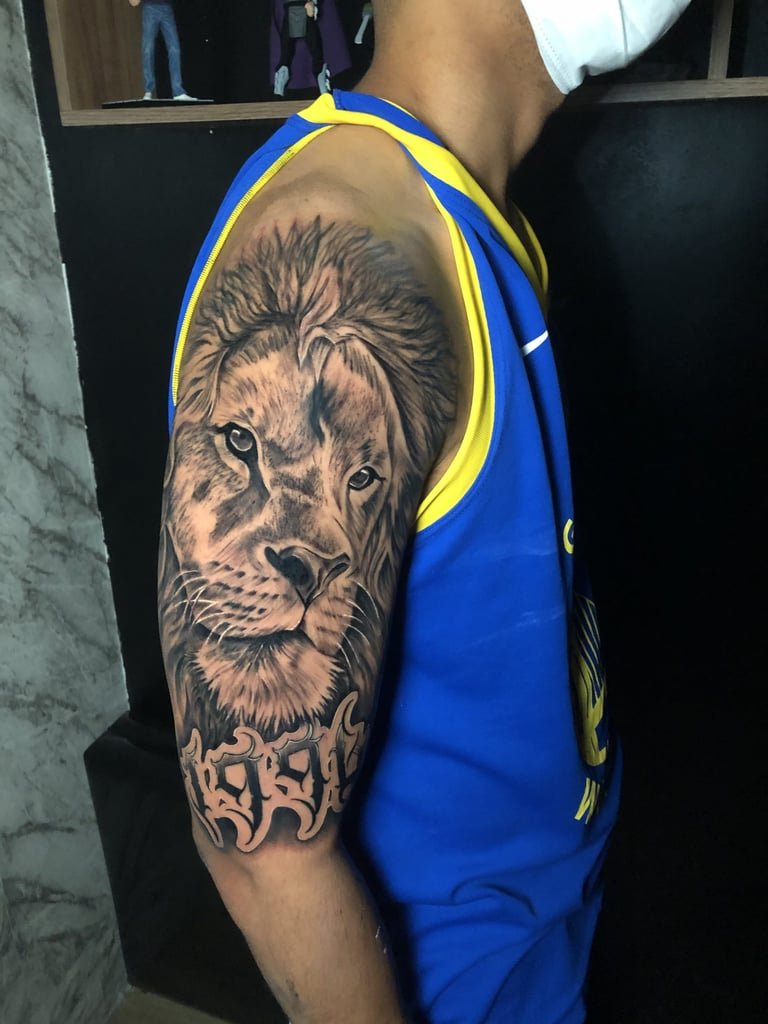 Foto de tatuagem feita por Vinicios Machado (@machadotattoo)