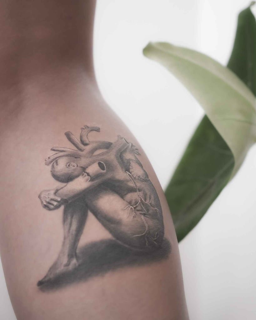 Foto de tatuagem feita por Rafa Blackbird (@rafa.blackbird)