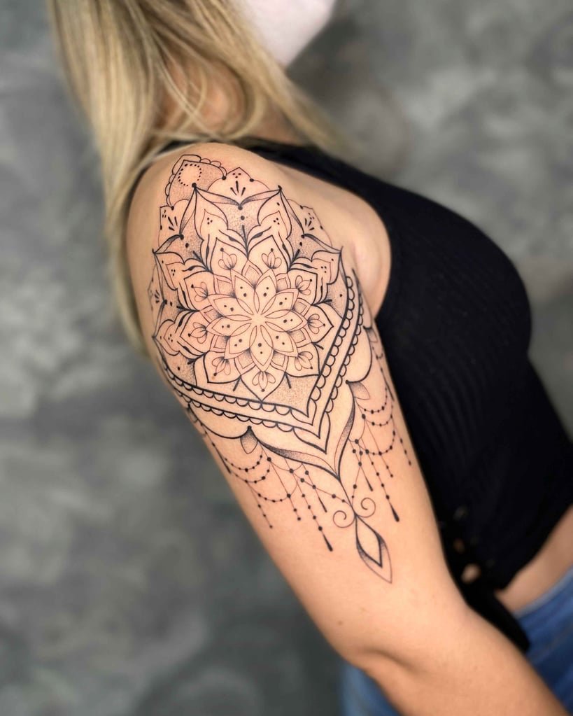 w819-596 Foto de tatuagem feita por Talita Sakamoto Tattoo (@talitasakamototattoo)