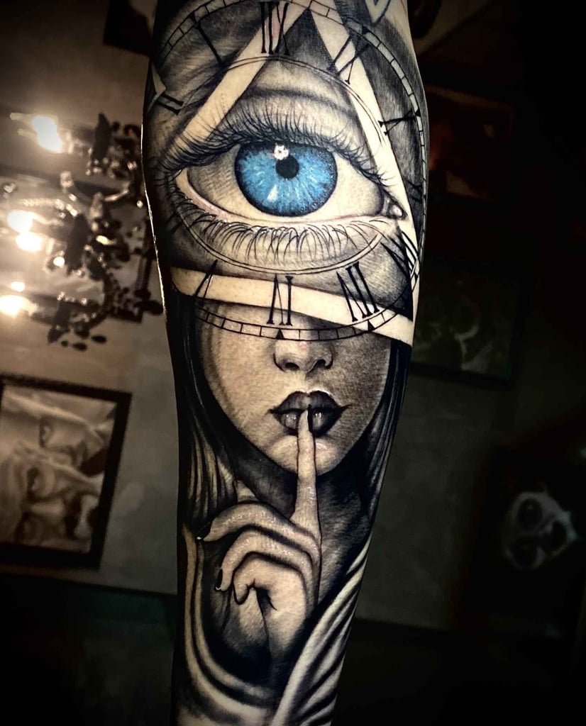 w826-5 Foto de tatuagem feita por Toad (@toadtattooist)