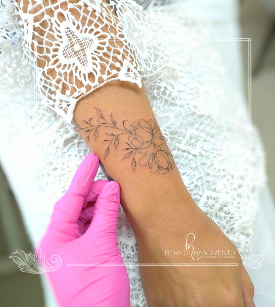 Foto de tatuagem feita por Renata Nascimento (@studiorenata_n)
