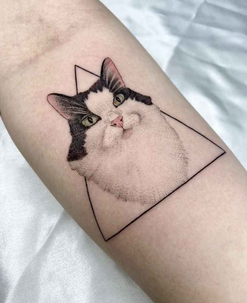 Foto de tatuagem feita por Jéssica Fernandes (@jessicafernandestattoo)