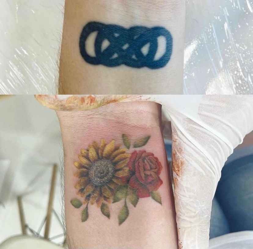 w9999-464 Foto de tatuagem feita por Larissa Cristine (@larissacristinie)