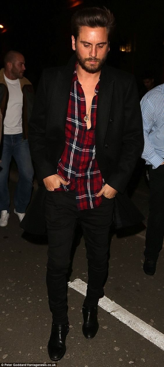 look masculino vermelho e preto2528252529