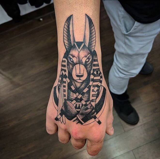 significado da tatuagem de anubis 46