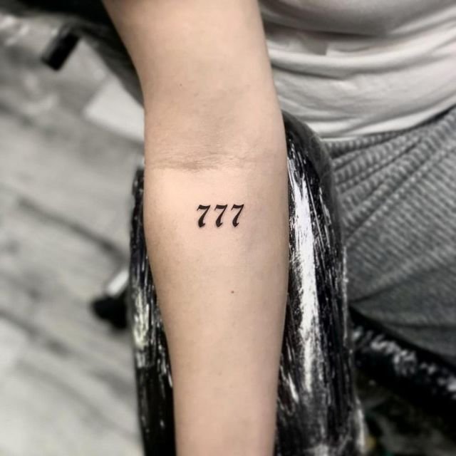 significado da tatuagem 777 22