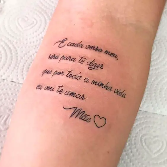 Significado da tatuagem amor só de mãe