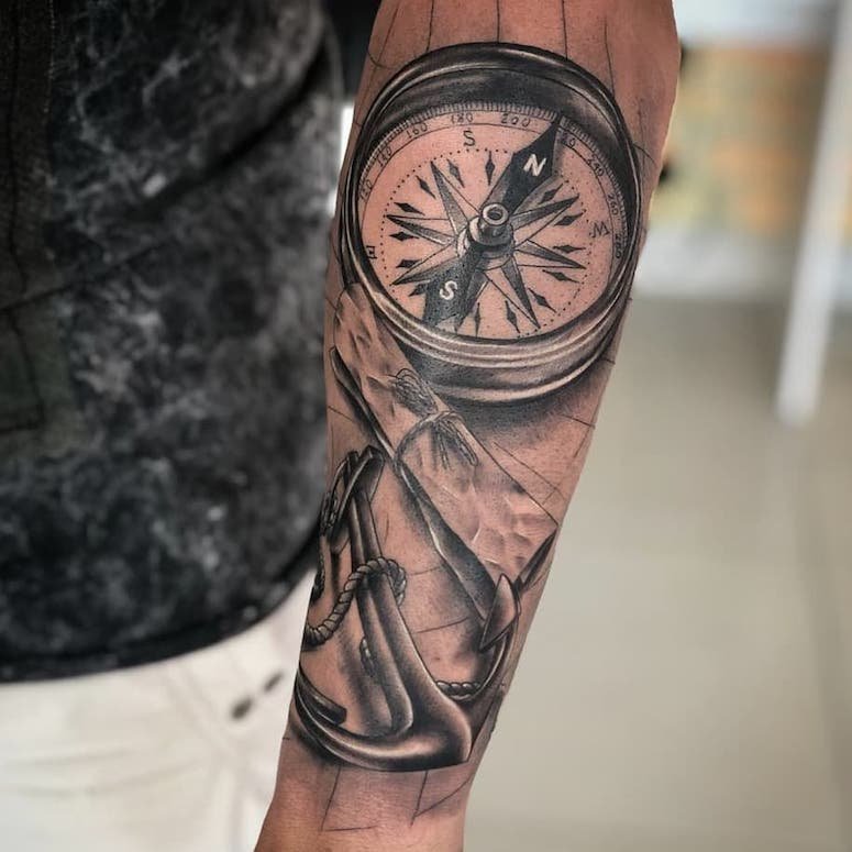 Significado da tatuagem de bússola