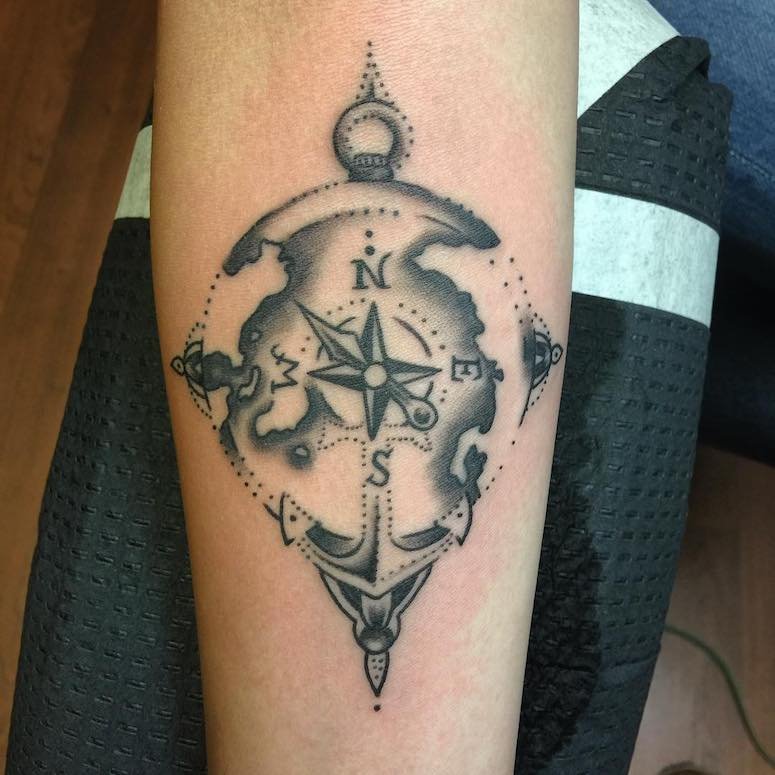 significado da tatuagem de bussola 42