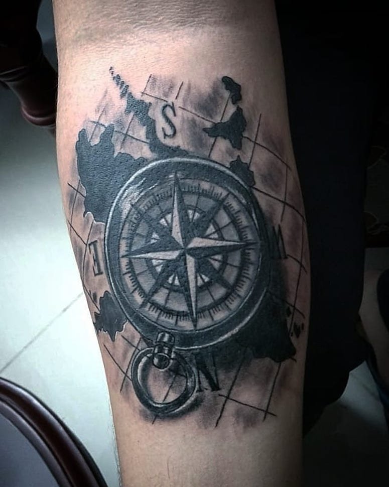 significado da tatuagem de bussola 5