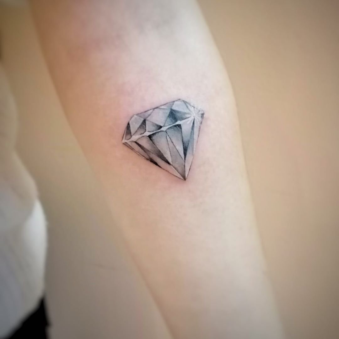 significado da tatuagem de diamante 17