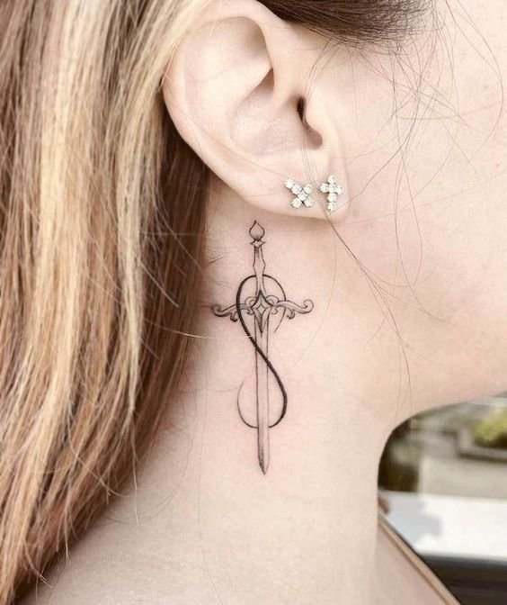 tatuagem no pescoco feminina15