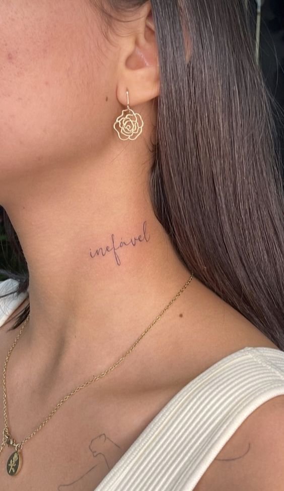 tatuagem no pescoco feminina19