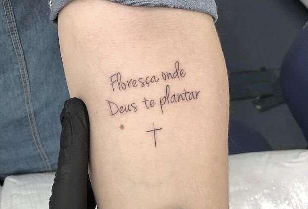 tatuagens-femininas-70-imagens-e-diversos-simbolos-com-significados-marcantes-39_xl Tatuagens Femininas 70 Imagens E Diversos Simbolos Com Significados Marcantes