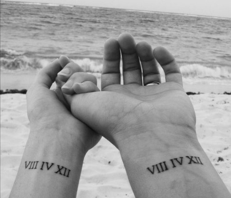 22_tatuagem_de_casal Tatuagem de casal com números romanos