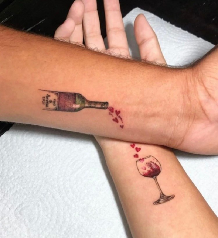 29_tatuagem_de_casal Tatuagem de vinho combinando