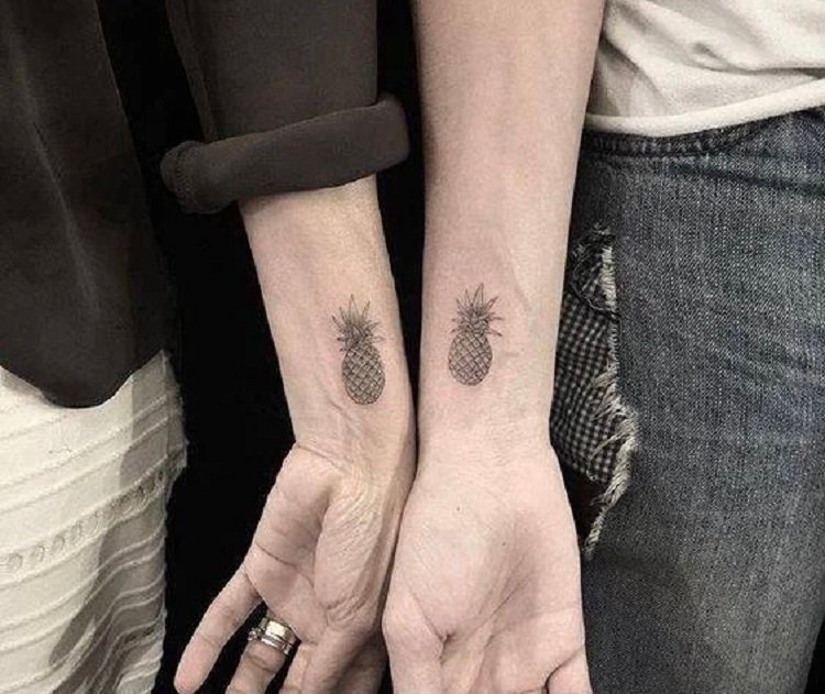 31_tatuagem_de_casal Tatuagem de casal com abacaxi