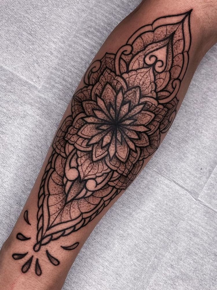 imagem-15 Foto de tatuagem de mandala no antebraço.