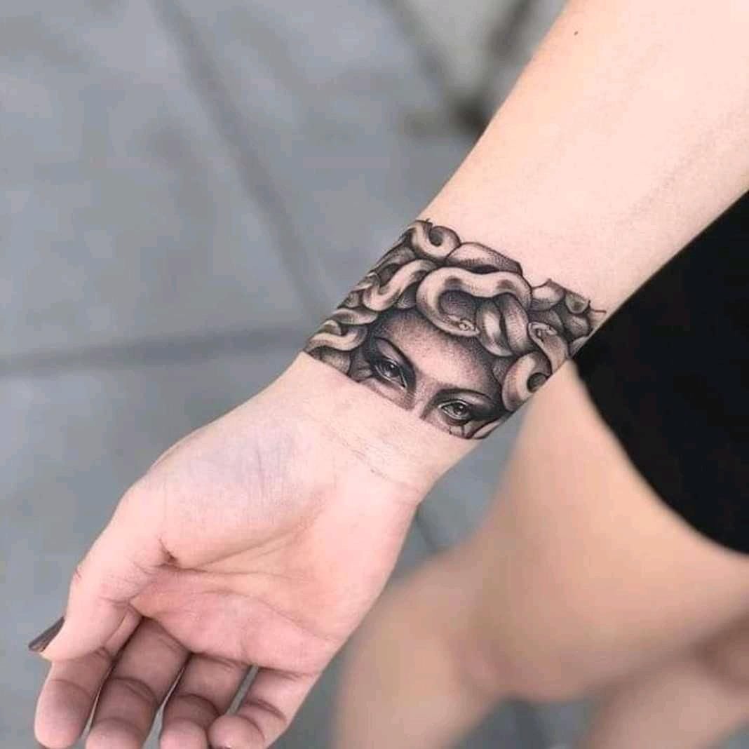 tatuagem-de-medusa-no-antebraccca7o-1 tatuagem de medusa no antebraço