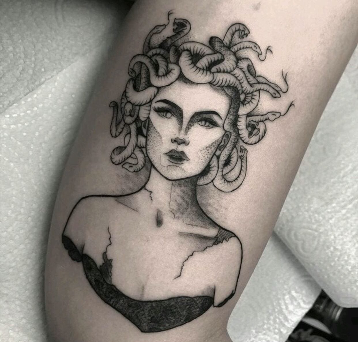 tatuagem-de-medusa-tumbl tatuagem de busto medusa