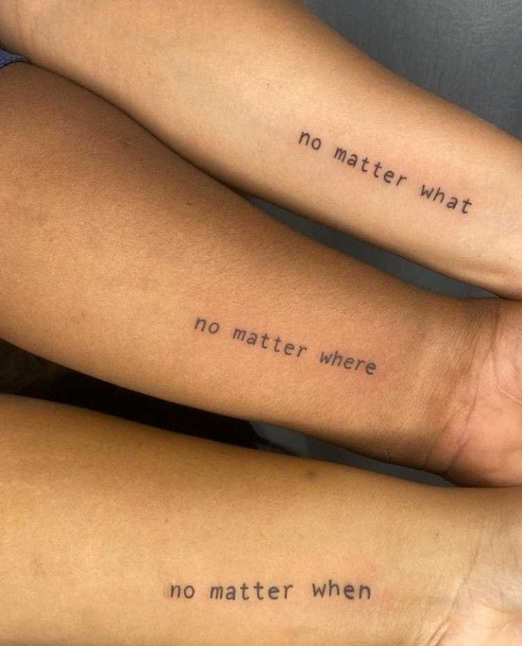 tatuagem-mae-e-filho-frase-1 tatuagem de frase em inglês no braço de uma família